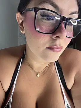 Snapshot of linatarens chatting on 11.11.25 linatarens online show from 11.11.25