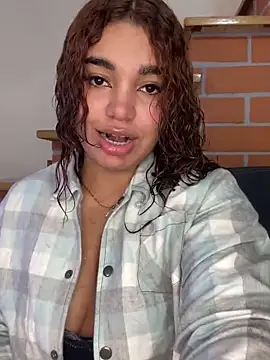 Snapshot of Anny_arango_ chatting on 02.05.25 Anny arango online show from 02.05.25