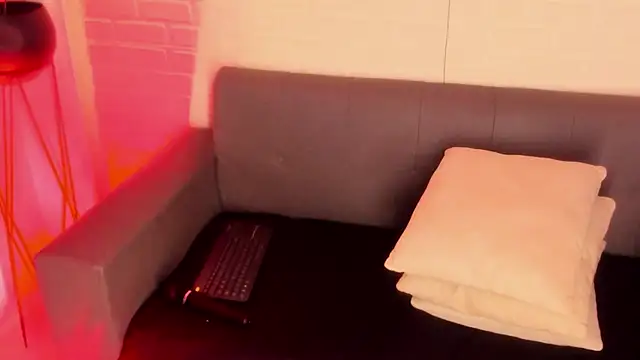 karina gomez 18 online show from 11.28.25