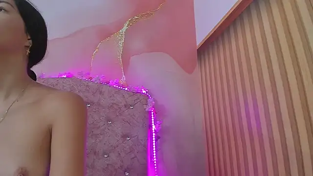 Snapshot of Bella__sweet chatting on 12.23.25 Bella sweet online show from 12.23.25