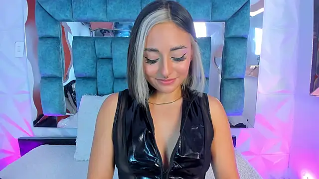 Snapshot of Nanda_Vixen chatting on 01.27.25 Nanda Vixen online show from 01.27.25
