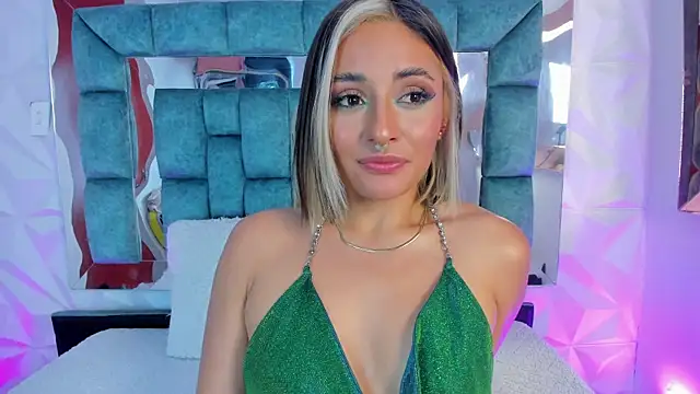 Snapshot of Nanda_Vixen chatting on 01.31.25 Nanda Vixen online show from 01.31.25