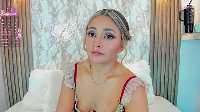 Snapshot of Nanda_Vixen chatting on 03.09.25 Nanda Vixen online show from 03.09.25