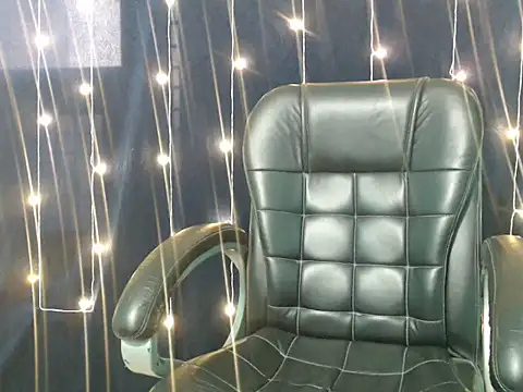 Yashi online show from 10.31.25