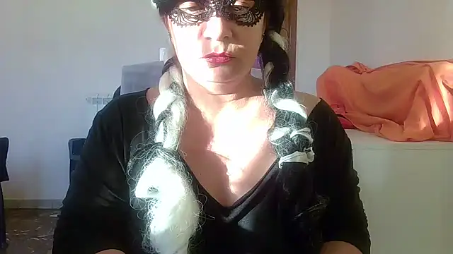 Ninalapiccolina online show from 12.17.25