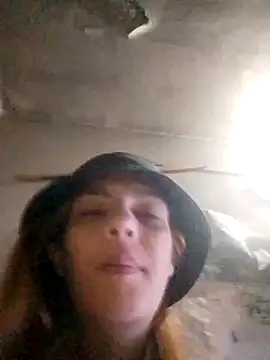 spacegirlll online show from 12.22.24