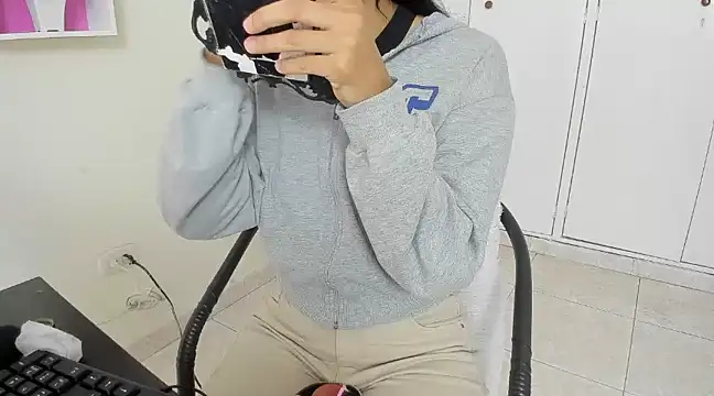 ASIAM BRUNET online show from 02.27.25