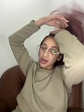 Snapshot of julialupato1606 chatting on 02.18.25 julialupato1606 online show from 02.18.25