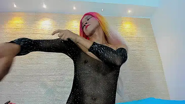 Snapshot of Samira_Ali chatting on 01.04.25 Samira Ali online show from 01.04.25