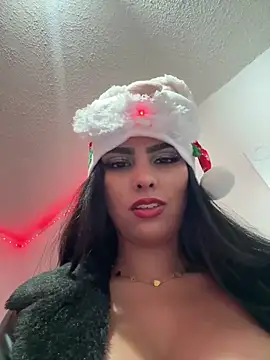 Snapshot of Maddy_Rouse_ chatting on 12.25.24 Maddy Rouse online show from 12.25.24