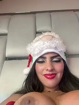 Snapshot of Maddy_Rouse_ chatting on 12.25.24 Maddy Rouse online show from 12.25.24