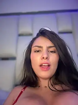 Snapshot of Maddy_Rouse_ chatting on 01.18.25 Maddy Rouse online show from 01.18.25