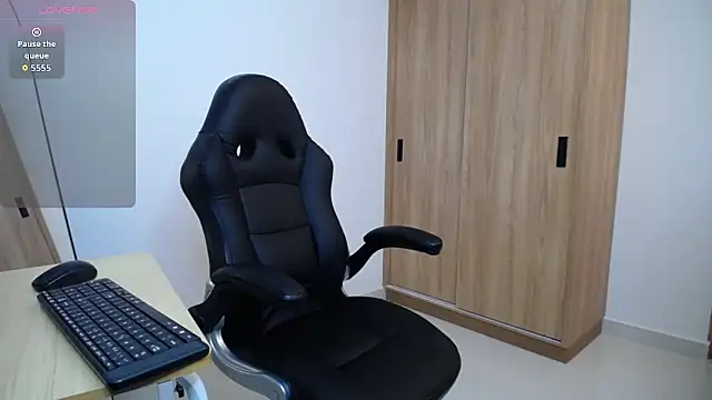 karoll marquez online show from 10.18.25