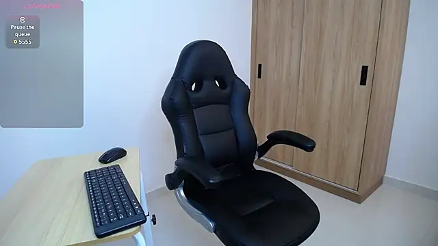 karoll marquez online show from 12.21.25