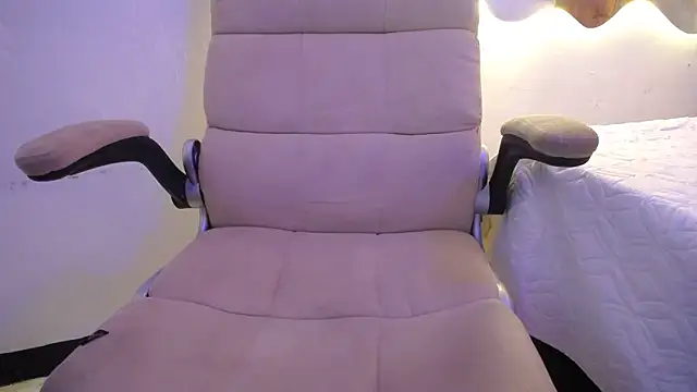 LAURA SMIITH online show from 03.21.25