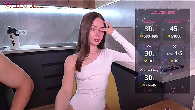 lekfull-kitten online show from 09.12.25