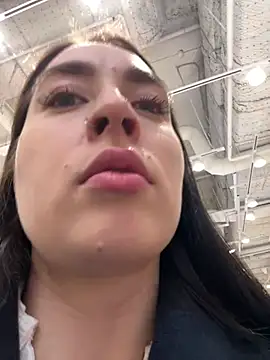 Holly Play online show from 01.29.25