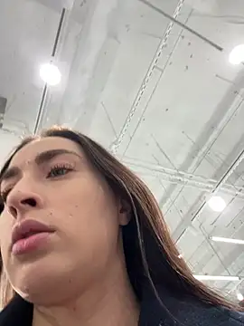 Holly Play online show from 02.21.25