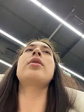 Holly Play online show from 02.18.26