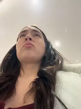 Holly Play online show from 02.26.26