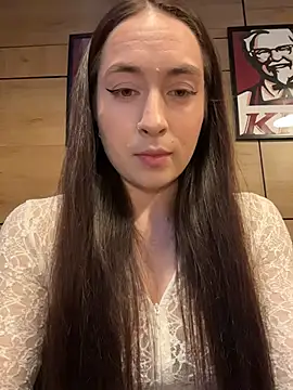 Snapshot of Holly_Play chatting on 06.19.26 Holly Play online show from 06.19.26