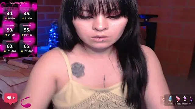 Snapshot of Valerydirty_dark chatting on 12.10.24 Valerydirty dark online show from 12.10.24