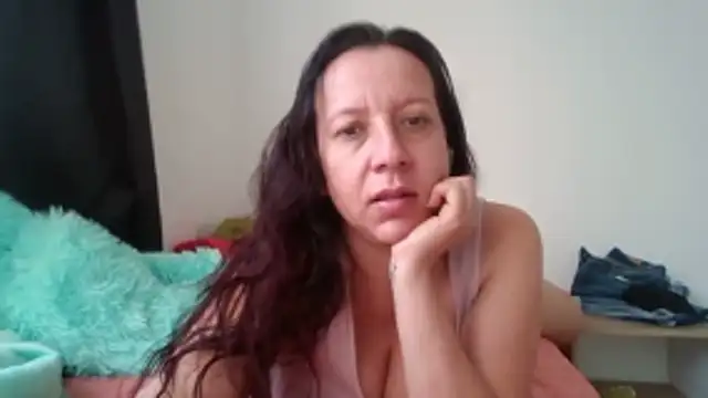 Snapshot of milfevha chatting on 12.14.25 milfevha online show from 12.14.25