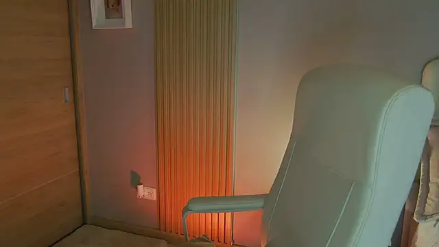 Snapshot of Alessia-miller_ chatting on 01.22.25 Alessia-miller online show from 01.22.25