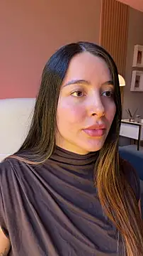 Snapshot of Alessia-miller_ chatting on 06.16.26 Alessia-miller online show from 06.16.26