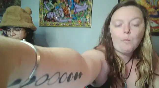 Snapshot of Lyrann89 chatting on 12.01.24 Lyrann89 online show from 12.01.24