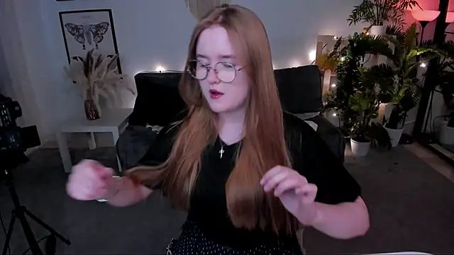 Snapshot of bonnie_wright chatting on 06.10.26 bonnie wright online show from 06.10.26