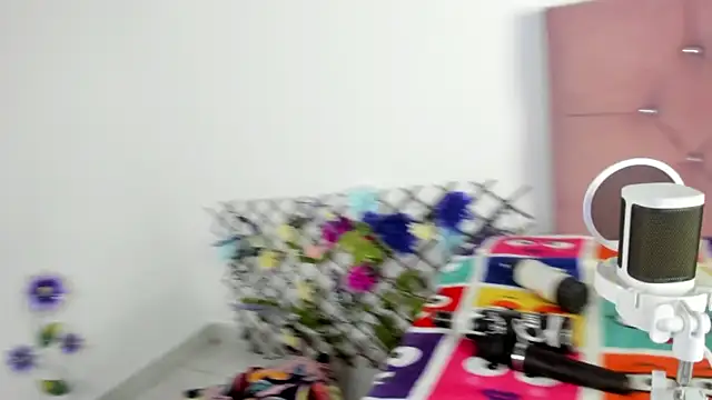 nicol jone1 online show from 03.21.25