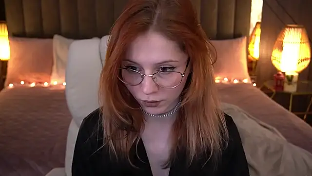 Snapshot of Sasha_Exclusive chatting on 02.19.25 Sasha Exclusive online show from 02.19.25