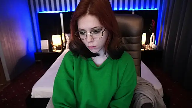 Snapshot of Sasha_Exclusive chatting on 02.25.25 Sasha Exclusive online show from 02.25.25