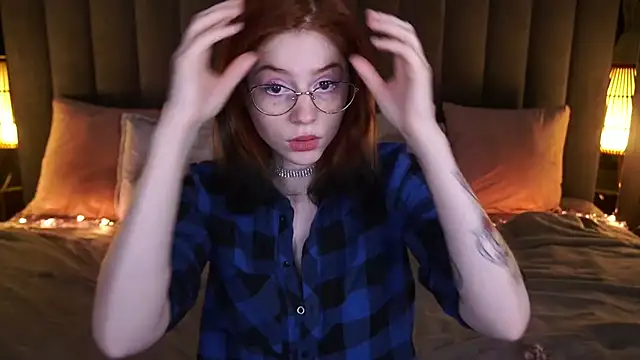 Snapshot of Sasha_Exclusive chatting on 03.05.25 Sasha Exclusive online show from 03.05.25