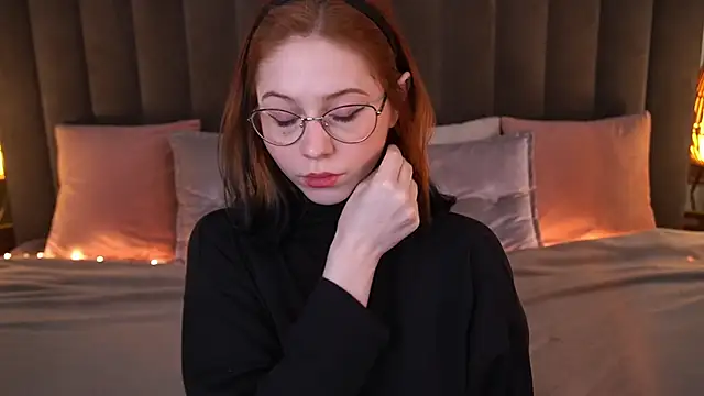 Snapshot of Sasha_Exclusive chatting on 03.09.25 Sasha Exclusive online show from 03.09.25