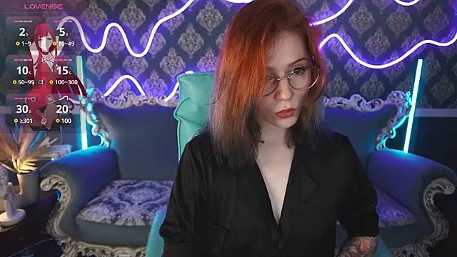 Snapshot of Sasha_Exclusive chatting on 03.11.25 Sasha Exclusive online show from 03.11.25