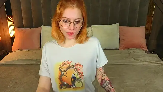 Snapshot of Sasha_Exclusive chatting on 09.13.25 Sasha Exclusive online show from 09.13.25