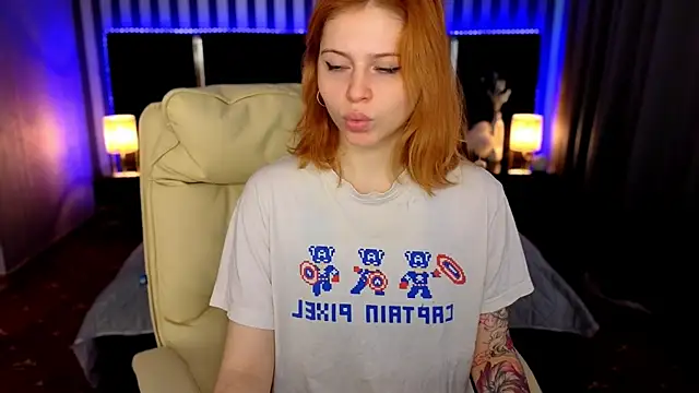 Snapshot of Sasha_Exclusive chatting on 10.23.25 Sasha Exclusive online show from 10.23.25