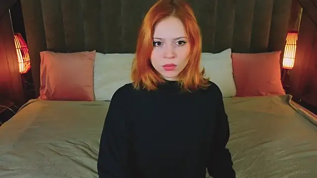 Snapshot of Sasha_Exclusive chatting on 10.29.25 Sasha Exclusive online show from 10.29.25