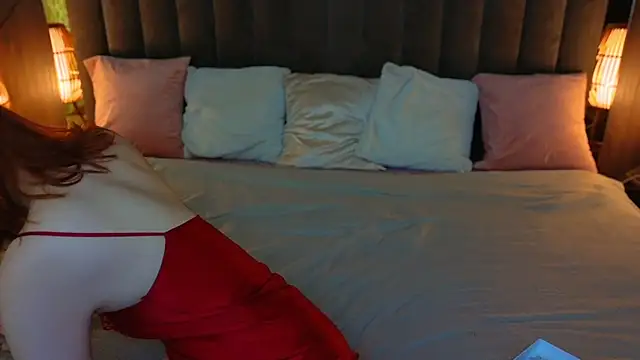 Snapshot of Sasha_Exclusive chatting on 11.06.25 Sasha Exclusive online show from 11.06.25