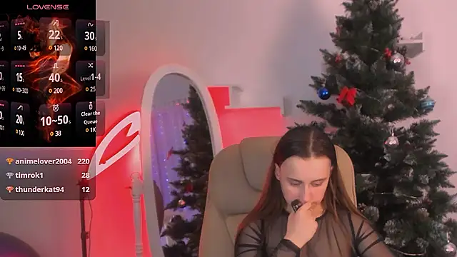 Snapshot of Dolly__Queen_ chatting on 12.08.24 Dolly Queen online show from 12.08.24