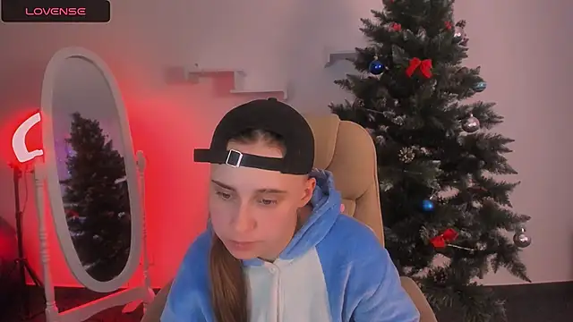 Snapshot of Dolly__Queen_ chatting on 12.09.24 Dolly Queen online show from 12.09.24