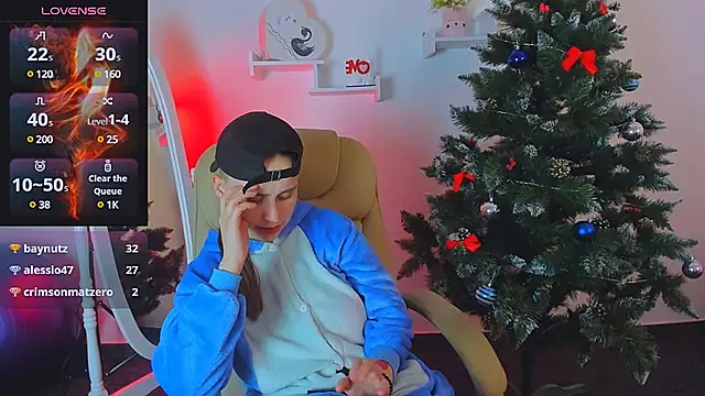 Snapshot of Dolly__Queen_ chatting on 12.12.24 Dolly Queen online show from 12.12.24