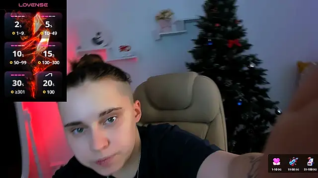 Snapshot of Dolly__Queen_ chatting on 01.12.25 Dolly Queen online show from 01.12.25