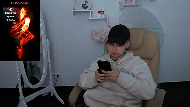 Snapshot of Dolly__Queen_ chatting on 01.20.25 Dolly Queen online show from 01.20.25