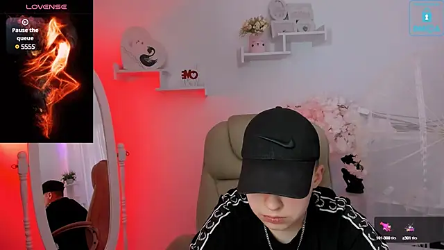 Snapshot of Dolly__Queen_ chatting on 02.03.25 Dolly Queen online show from 02.03.25