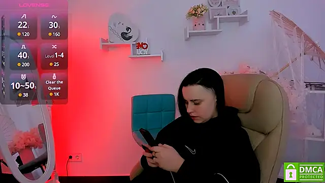 Snapshot of Dolly__Queen_ chatting on 02.20.25 Dolly Queen online show from 02.20.25