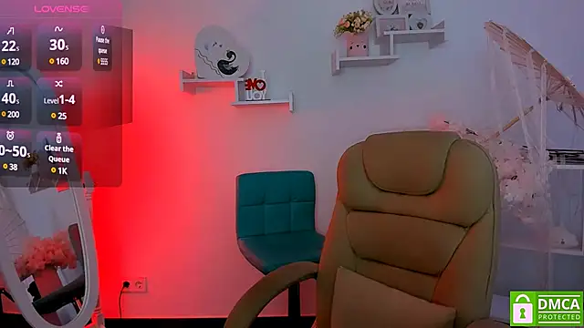 Snapshot of Dolly__Queen_ chatting on 02.21.25 Dolly Queen online show from 02.21.25