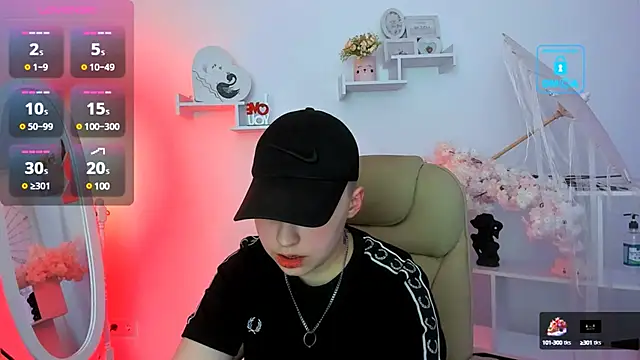 Snapshot of Dolly__Queen_ chatting on 02.24.25 Dolly Queen online show from 02.24.25